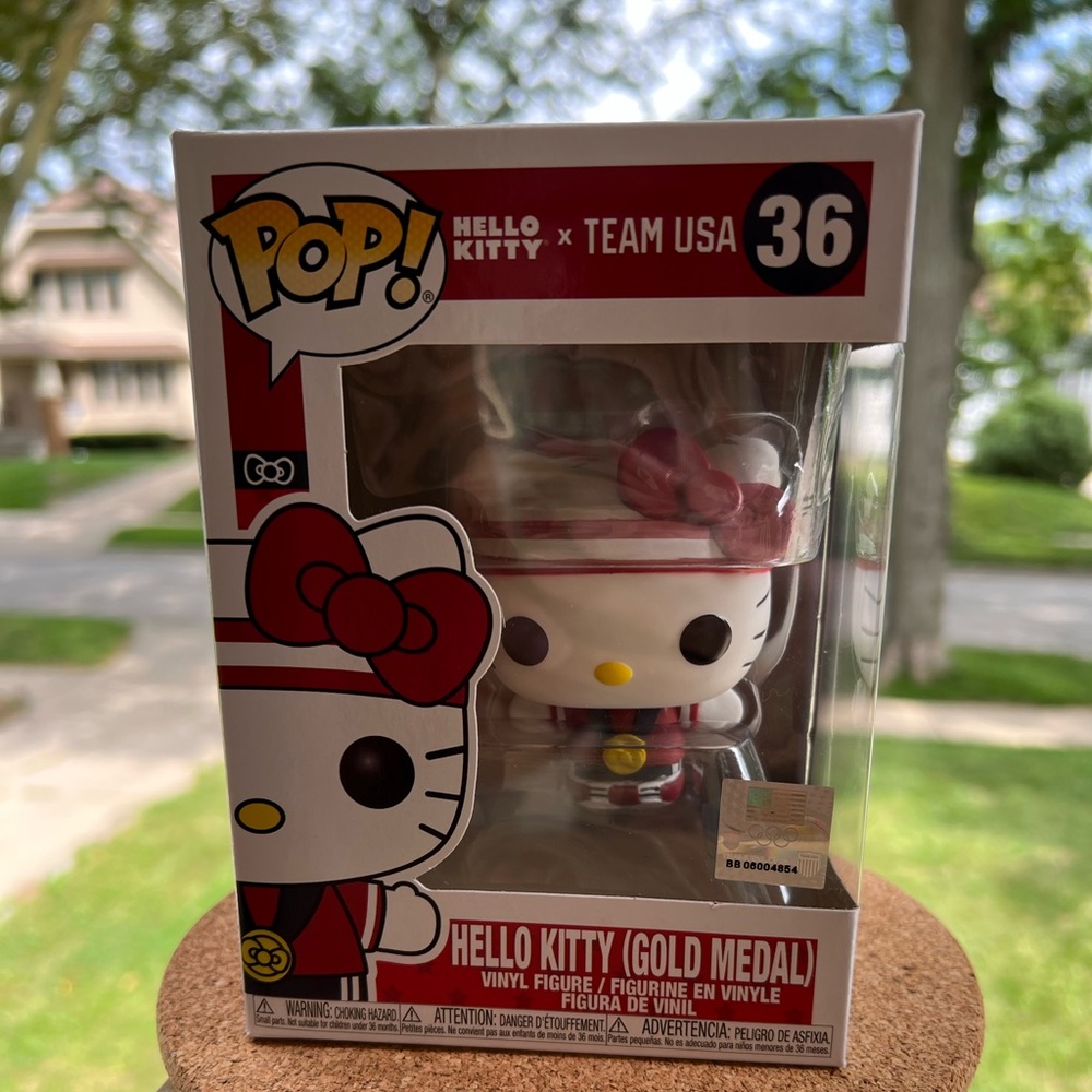 BNIB HELLO KITTY TEAM USA GOLD METAL FUNKO POP #36 🇺🇸🐱